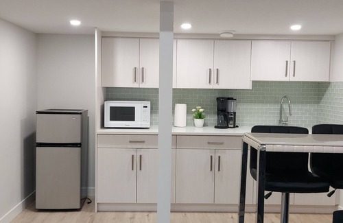 Southeast Calgary House | Spacious one bedroom suite in Calgary