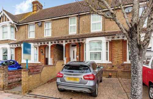 Sittingbourne House | Spacious One Room in shared house - Sittingbourne
