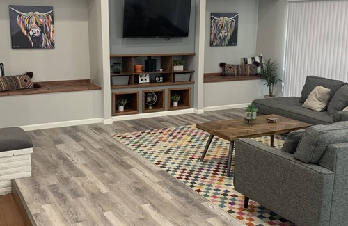 Woods of Shavano House | Spacious open home convenient to attractions