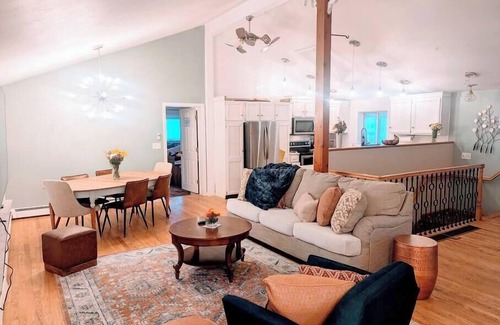 Nottingham House | Spacious Pawtuckaway Getaway