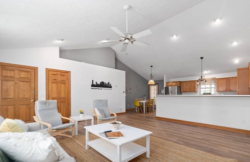Goodlettsville House | Spacious Peaceful Retreat on 5 Acres near Nashville w/Wheelchair access