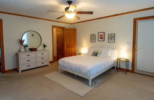 Goodlettsville House | Spacious Peaceful Retreat on 5 Acres near Nashville w/Wheelchair access