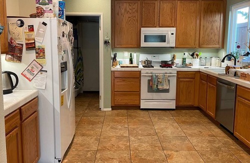 Sylmar House | Spacious & Peaceful 4 bedroom Mountain House near Studios, Hiking and Hollywood