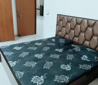 Gomti Nagar Apartment | Spacious Peaceful Apartment for Two Families in Lucknow