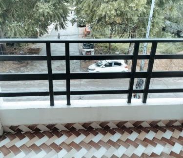 Gomti Nagar Apartment | Spacious Peaceful Apartment for Two Families in Lucknow