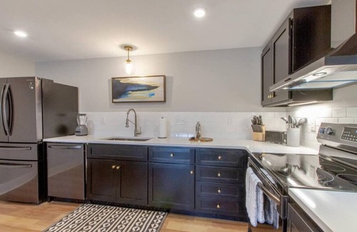 Franklin House | Spacious & Peaceful- Historic Franklin Quadplex