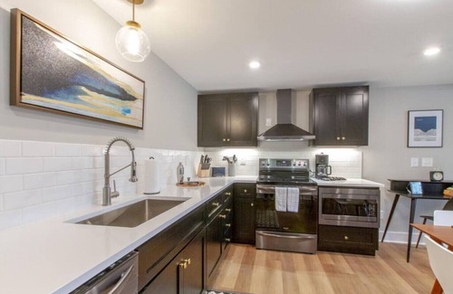 Franklin House | Spacious & Peaceful- Historic Franklin Quadplex