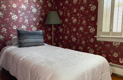 Sheboygan House | Spacious & Peaceful Home in the heart of Sheboygan