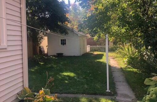 Sheboygan House | Spacious & Peaceful Home in the heart of Sheboygan