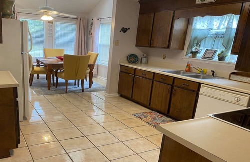 Valdosta House | Spacious Peaceful Home 3BR 2BA,Quiet Neighborhood