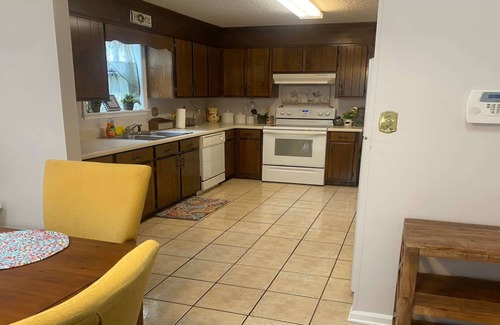 Valdosta House | Spacious Peaceful Home 3BR 2BA,Quiet Neighborhood