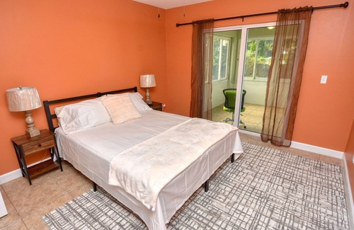 River Park House | Spacious + Peaceful + Comfortable 3 BR House