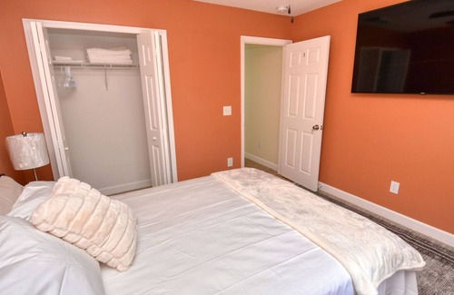 River Park House | Spacious + Peaceful + Comfortable 3 BR House