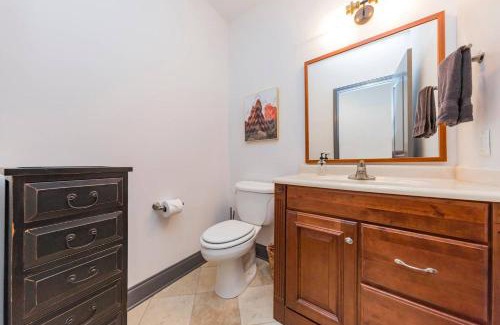 Downtown Nashville Apartment | Spacious Penthouse ON the Broadway Strip