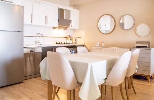 Kusadasi City Centre Apartment | Spacious Perfect Flat with Private Pool