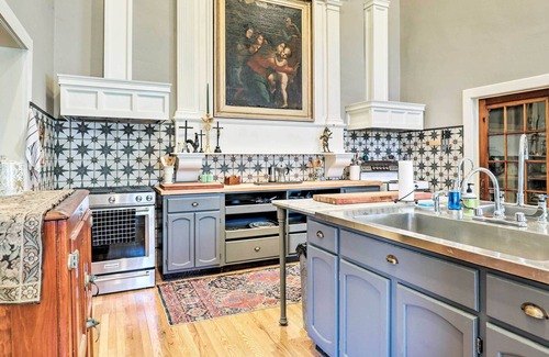 Dundee House | Spacious Pet-Friendly Home - Near Dundee Wineries!
