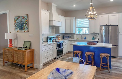 Mississippi City House | Spacious Pet Friendly 5-bedroom house, steps from the beac