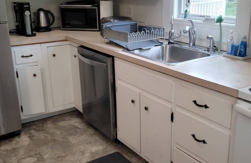Plymouth House | Spacious, pet friendly home in Manomet. Weekly in summer & monthly in winter.