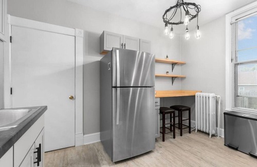 Neenah Apartment | SPACIOUS|Pets|Fireplace|Historic