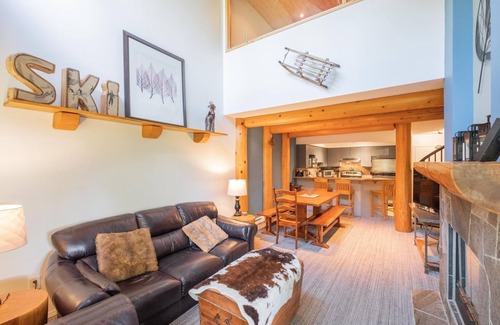 Upper Village Condo | Spacious | Pets | Hot tub | Walk to Blackcomb