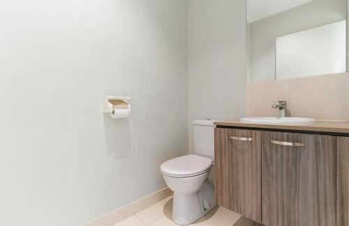 Point Cook House | Spacious Point Cook Retreat & Free Parking