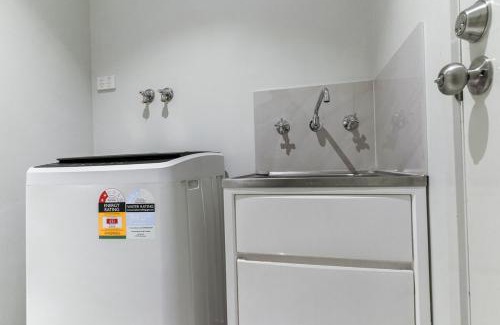 Point Cook House | Spacious Point Cook Retreat & Free Parking