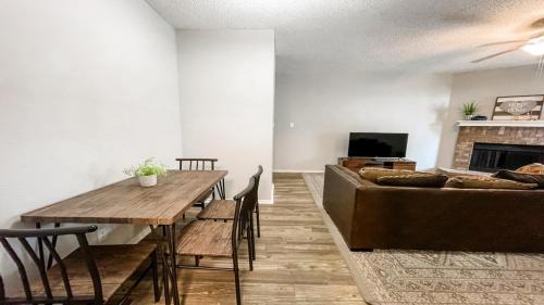 South Side Apartment | Spacious Poolside Oasis with Easy Access & Parking