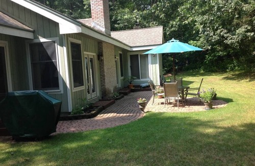 Saratoga Springs House | Spacious private home near Saratoga Lake w/access to clubhouse amenities.