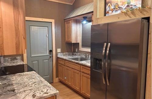 Vian Cabin | Spacious & Private Sandtown Cabin in Vian, OK