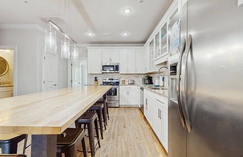 Miramar Beach House | Spacious private home with patio, balconies, close to beaches & shared pool