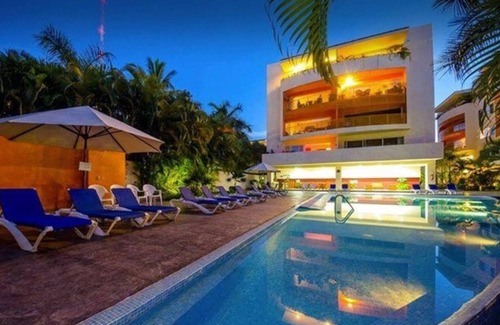 Las Glorias Condo | Spacious PV Condo Near Beach