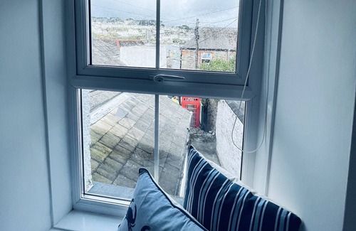 Polruan Cottage | Spacious Quayside Cottage in Polruan