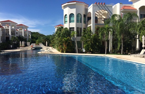Playacar Condo | Spacious, quiet and safe condo one block from the beach in Playacar