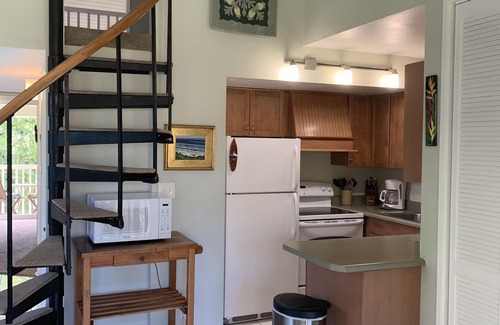 Kahuku Condo | Spacious & Quiet Upstairs End Unit Studio Loft w/new bathroom & Split A/C units