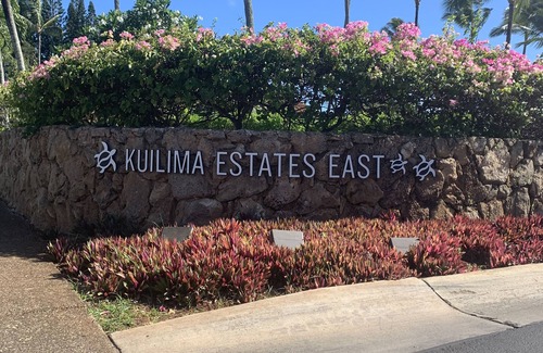 Kahuku Condo | Spacious & Quiet Upstairs End Unit Studio Loft w/new bathroom & Split A/C units