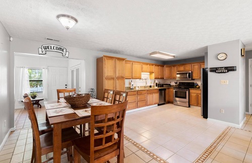 Kodak House | Spacious, quite neighborhood, clean and convenient
