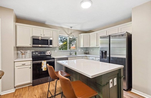 Canal Winchester House | Spacious Ranch Living 3 Car Garage, Rainfall shower, on a Half acre lot.