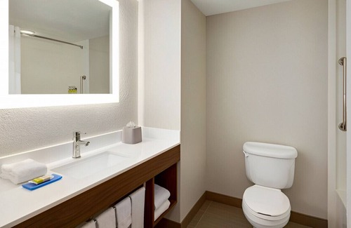 Pembroke Pines House | Spacious & Relaxing Suite with a Touch