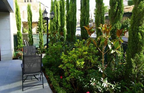 Amman Apartment | Spacious Relaxing 2Bed/2Bath Home Apartment with Garden in Abdoun