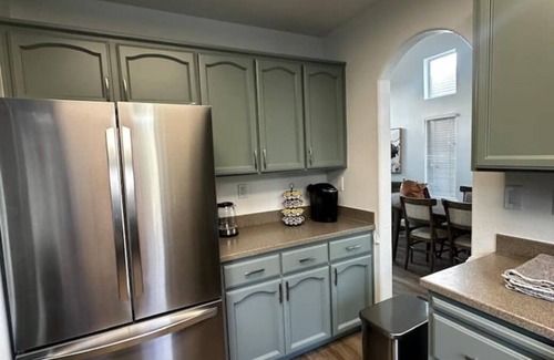 Folsom House | Spacious Remodeled 4-bedroom house with AC and WiFi near serene Old Folsom