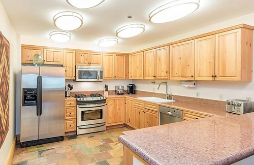 Mountain Village Condo | Spacious Renovated 2-Bedroom Mountain Village Escape