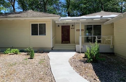 Traverse City House | Spacious, renovated 3 bedroom home in Traverse City