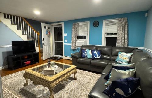Sandwich House | SPACIOUS RENOVATED HOME in Historic Sandwich-MA CAPE COD