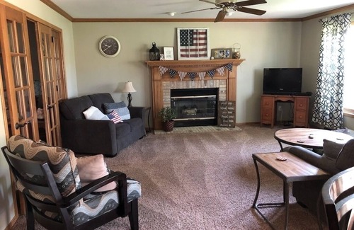 Oshkosh House | Spacious rental home 3 miles from EAA