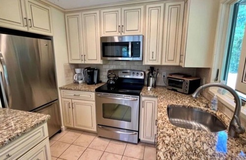 West Tisbury House | Spacious Retreat. Close to beach & bike trails. AC, deck & outdoor shower
