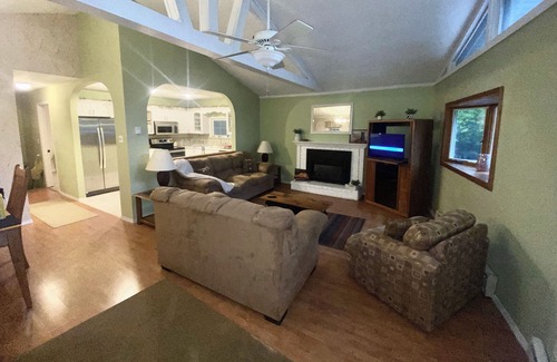 Briar Crest Woods House | Spacious retreat, steps from private late in Brier Crest Woods