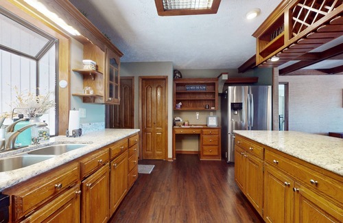 Eureka Springs House | Spacious Retreat with Serene Lake Views, Hot tub & Internet