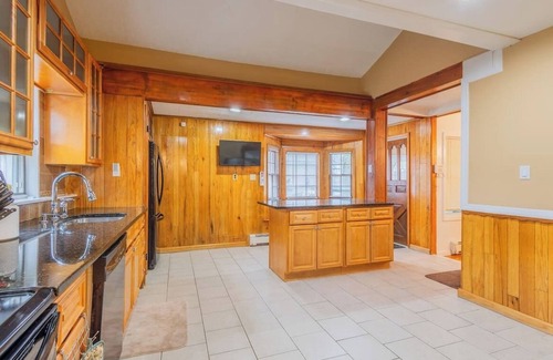 East Hills House | Spacious Retreat 4 Joyful Living