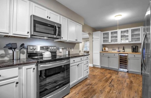Orchard Park House | Spacious Retreat Walking Distance to Bills Stadium