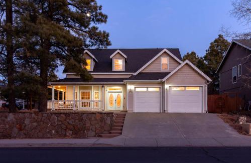 Ponderosa Trails House | Spacious retreat with 2 Master Suites Foosball&AC